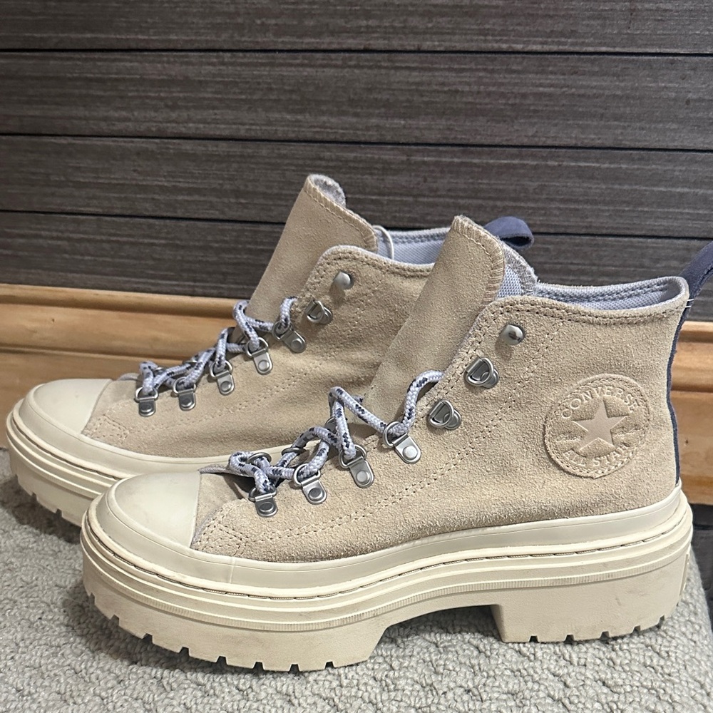 Converse Women's Lace-Up Platform Boots - Cream and Navy